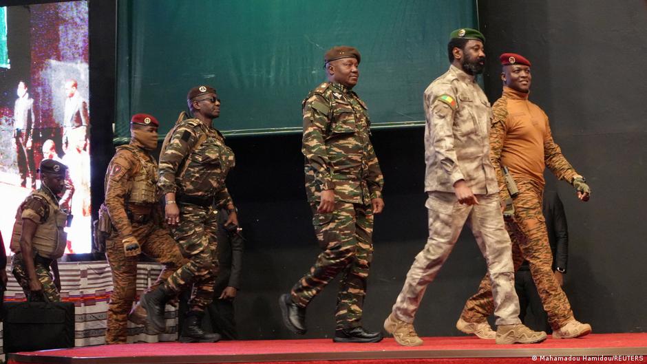 Challenges for the AES regarding the free movement of goods and individuals