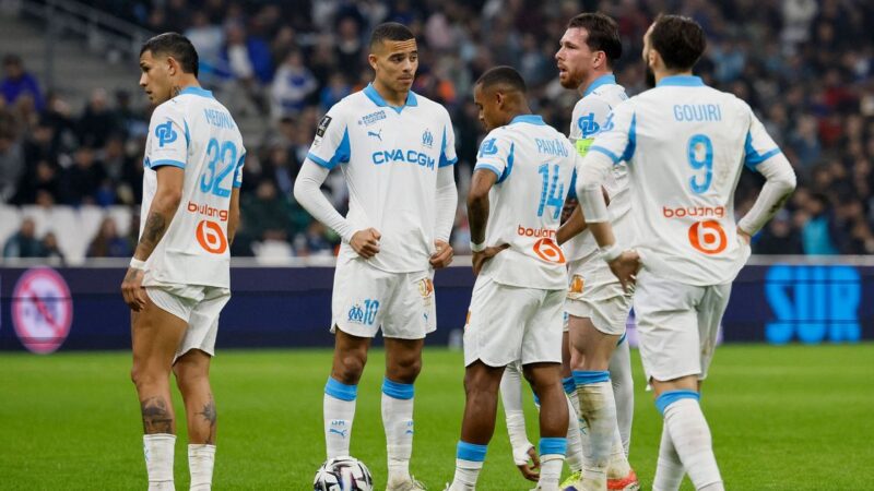 Live olympic de marseille vs stade rennais in ligue 1 at velodrome
