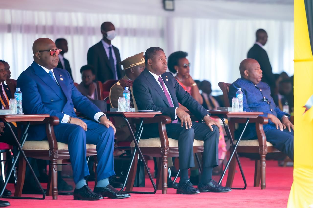 Ouganda: Faure Gnassingbé backs yoweri museveni at inauguration ceremony