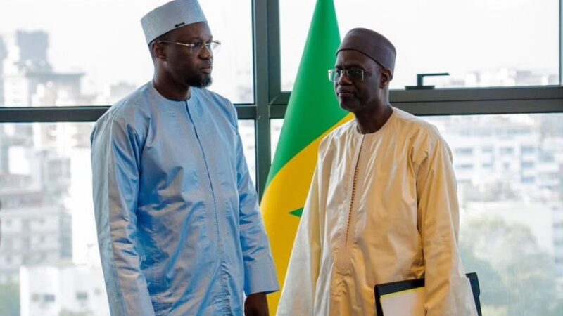 Sénégal: handover ceremony at primature as Al Aminou Lo takes over from Sonko