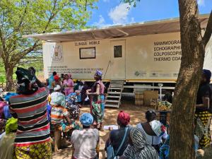 Burkina Faso’s mobile clinics transform cervical cancer screening access