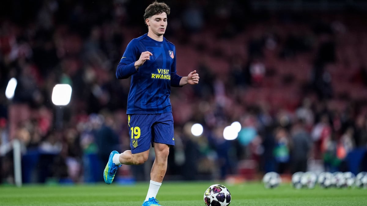 Psg targets julian alvarez amid summer transfer race