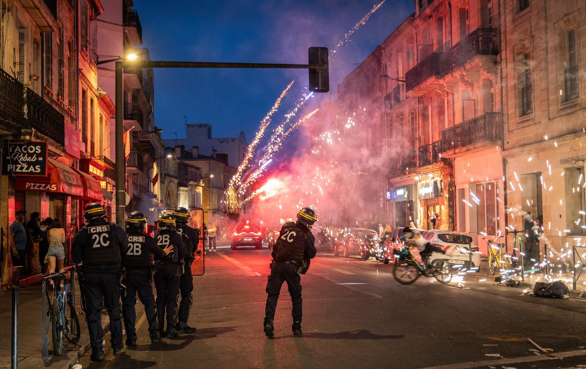 Paris saint-germain’s champions league win sparks riots in bordeaux and agen