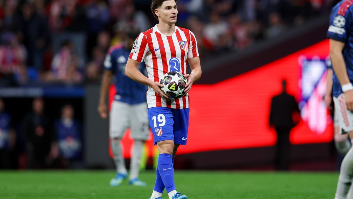 Julian alvarez’s psg prospects get a boost
