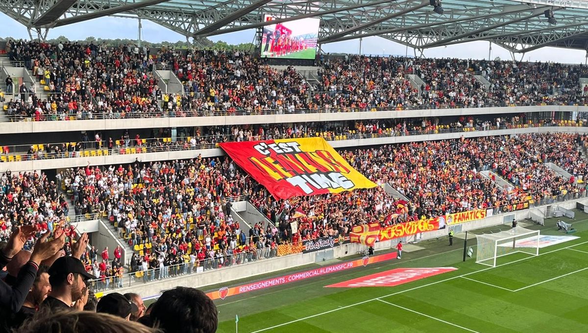 le kop du Virage Sud during Le Mans FC's final home match