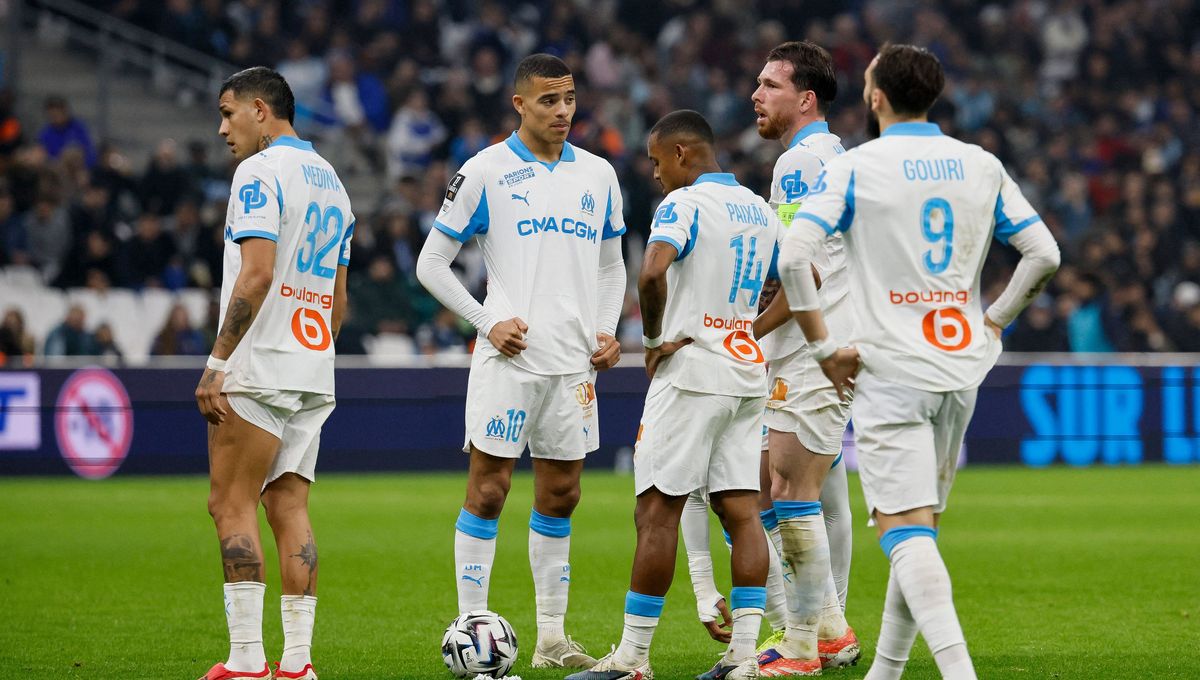 Olympique de Marseille supporters before final match
