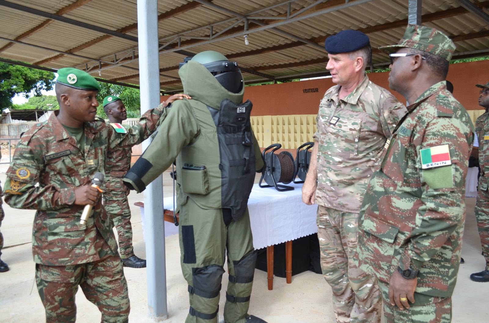 France delivers advanced counter-IED gear to Bénin forces