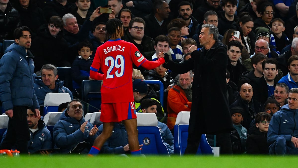 Psg star bradley barcola considers exit amid luis enrique frustration
