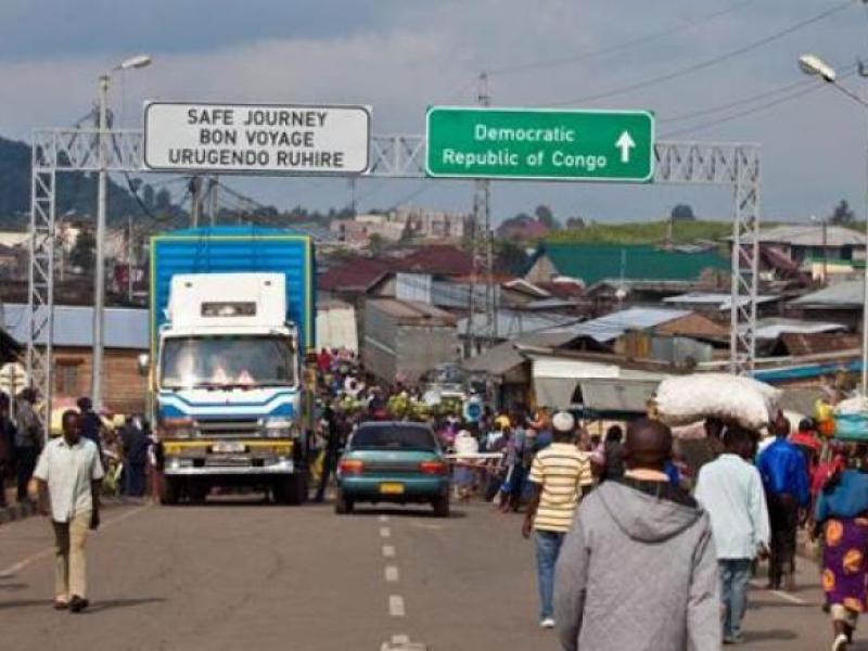 Dr Congo and Rwanda partially reopen border after ebola lull