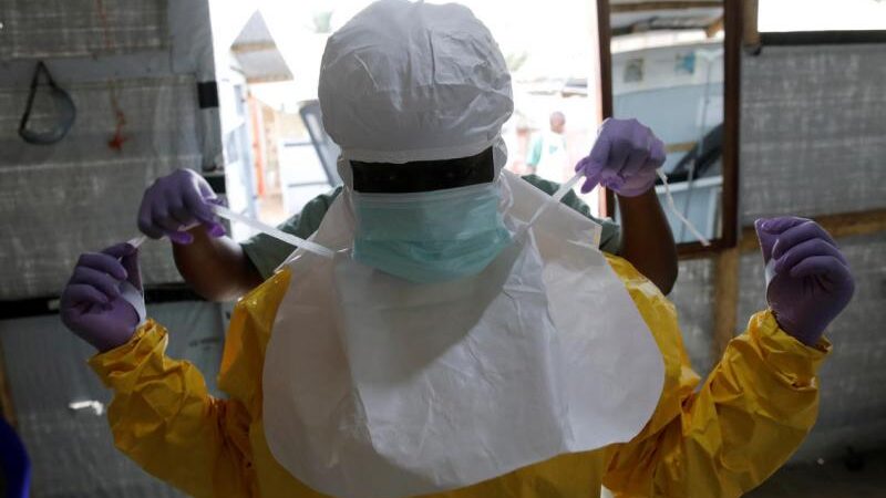 Ebola en RDC: le gouvernement durcit la riposte avec un isolement obligatoire de 21 jours après un cas détecté en France
