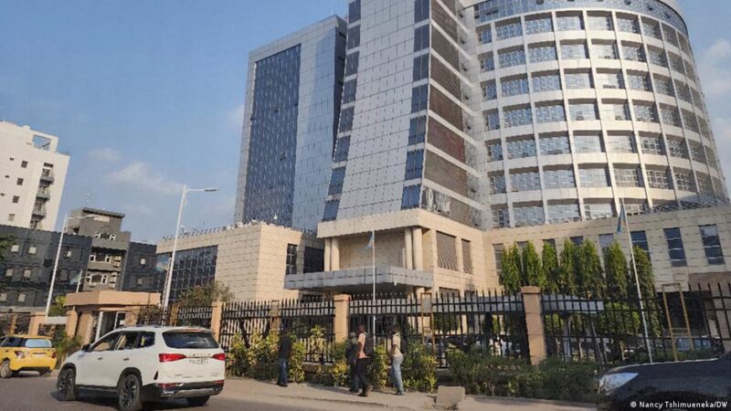 Kinshasa paralysed as opposition challenges constitutional reform