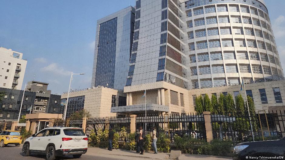 Kinshasa paralysed as opposition challenges constitutional reform
