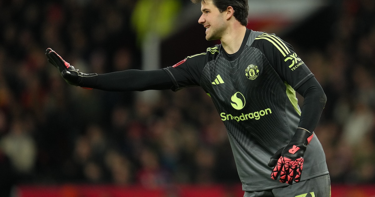 Senne Lammens named Premier League transfer of the season at Manchester United