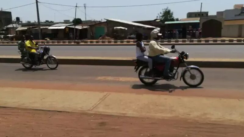 Bénin: motorbike taxi drivers in Kétou must now wear uniforms