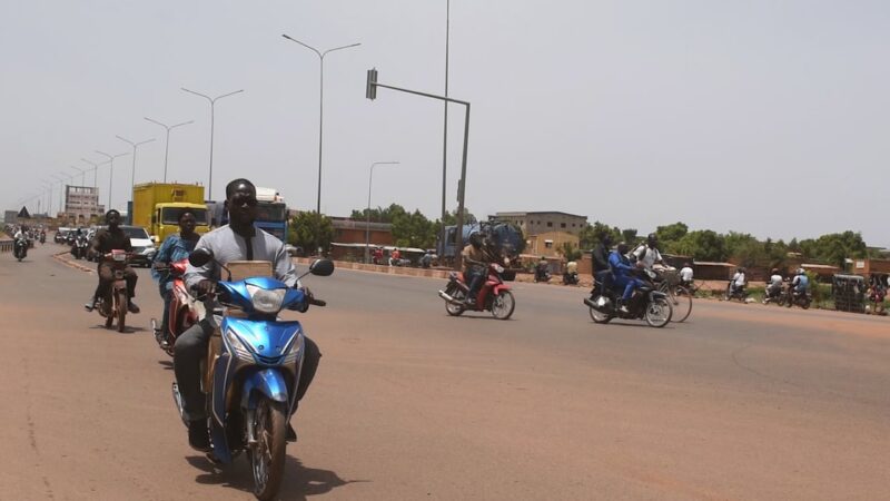 Burkina Faso’s new traffic policy: mio motorcycles on cycling lanes sparks public discussion