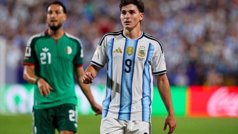 Julian Alvarez’s barcelona dream: psg also in the running for a summer transfer