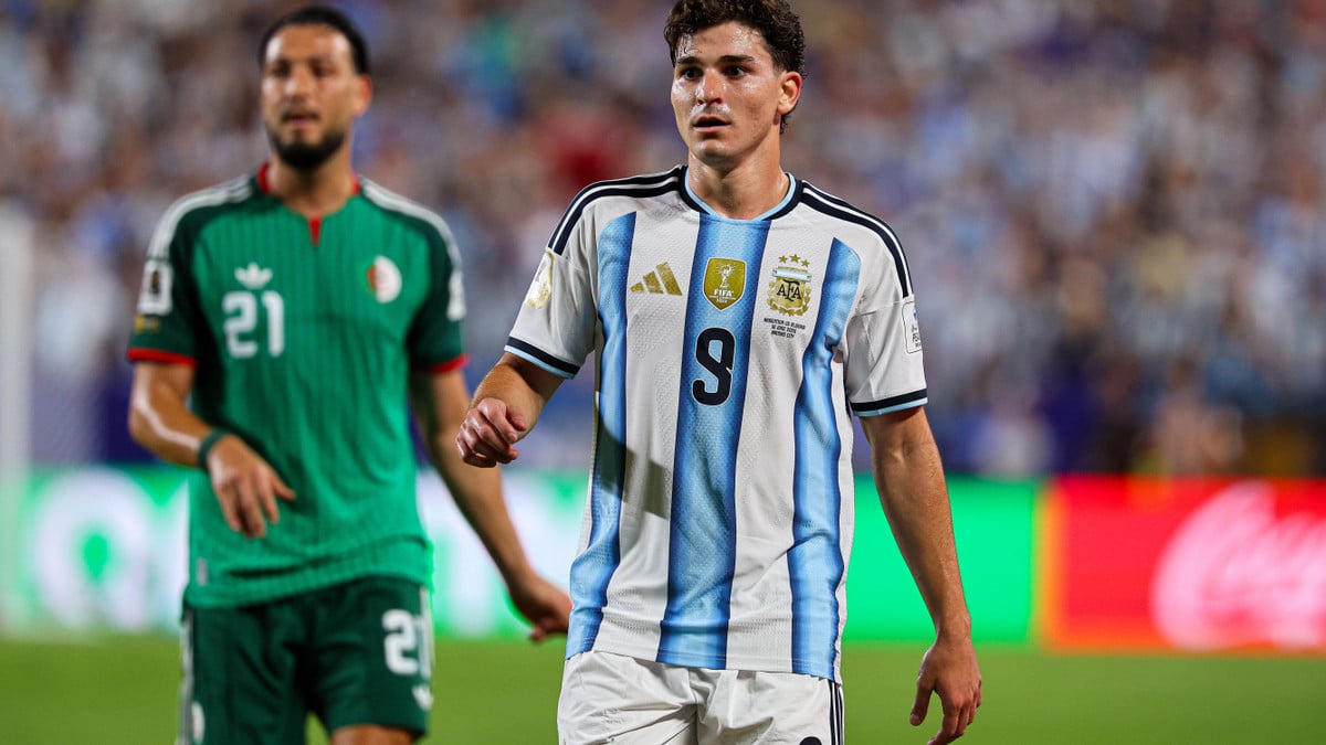 Julian Alvarez’s barcelona dream: psg also in the running for a summer transfer
