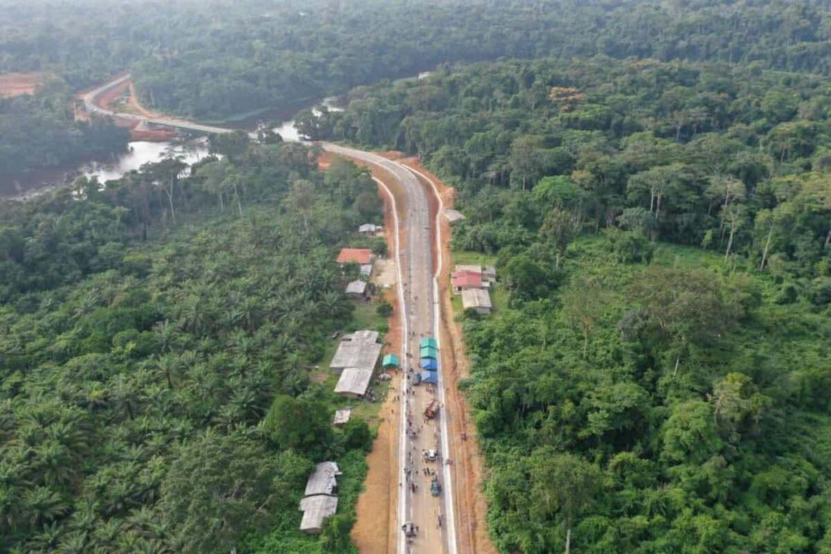 Malombo bridge access roads near completion in Nyong-et-Kellé