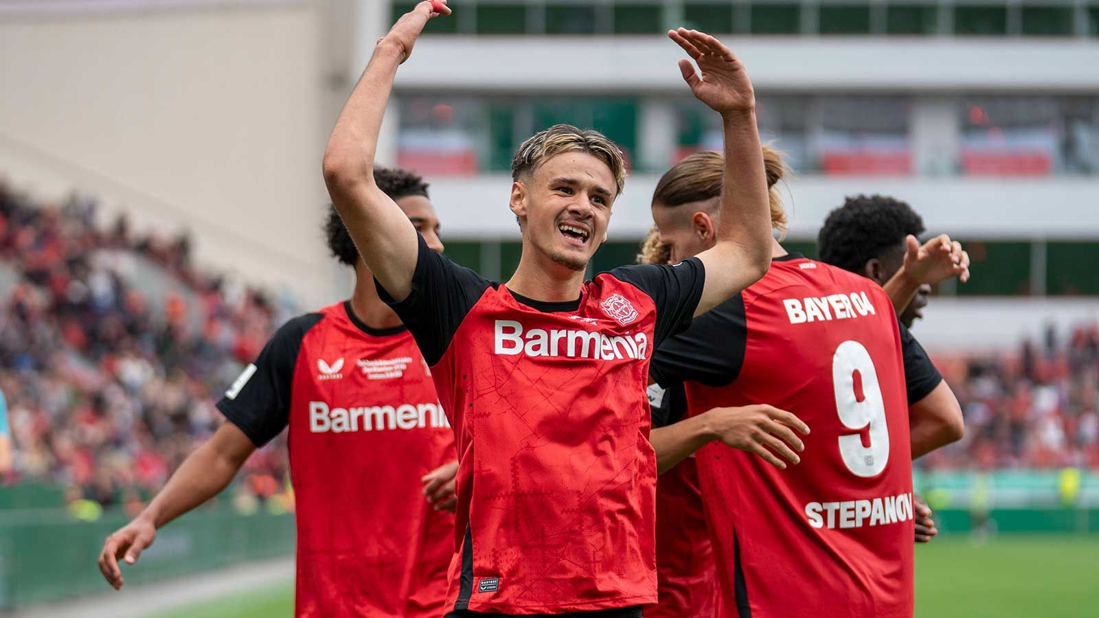 Young bosnian midfielder set to smash bundesliga transfer record