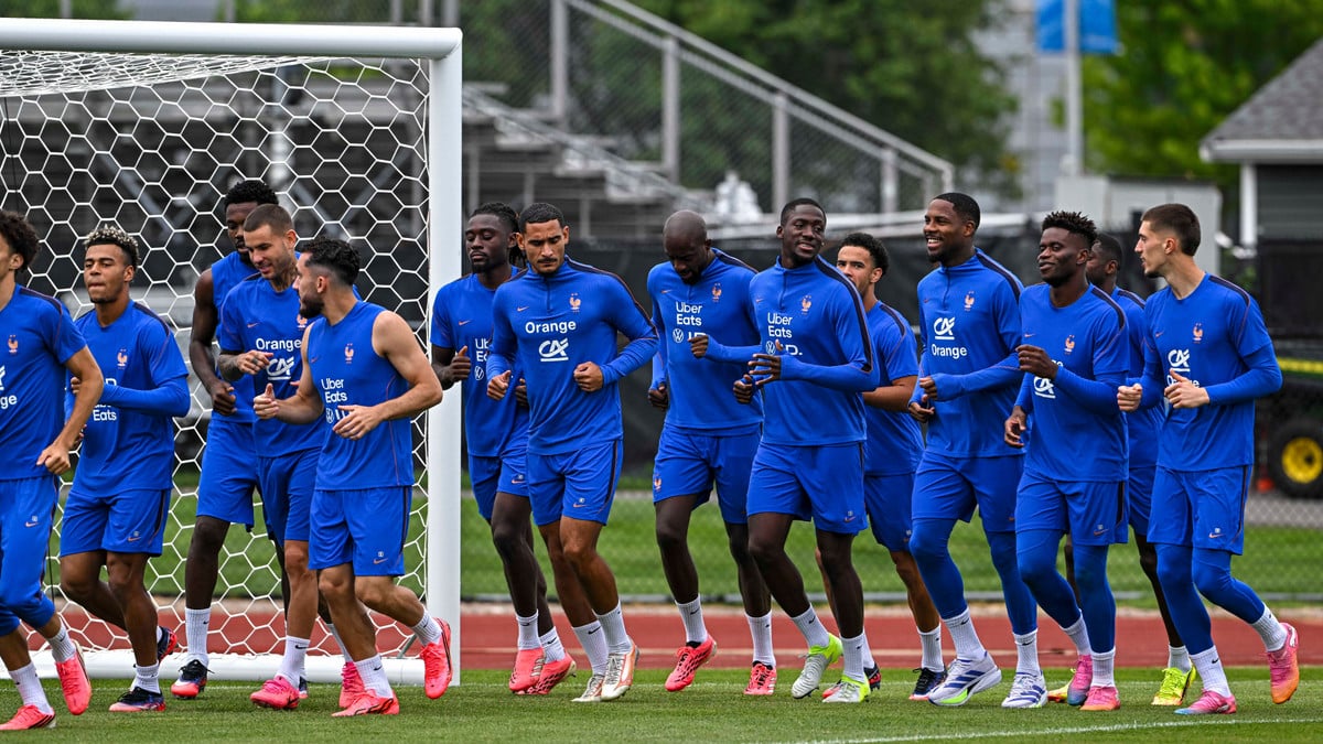 Lucas Digne set to join PSG after world cup triumph