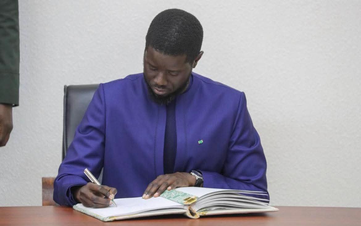 Senegalese president replaces top officials aligned with sonko