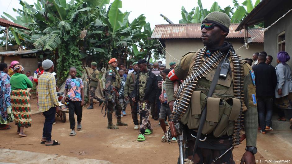 Congo military bans smartphones amid security risks