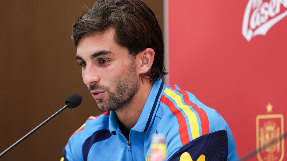 Ferran torres close to psg move as barcelona sets transfer demands