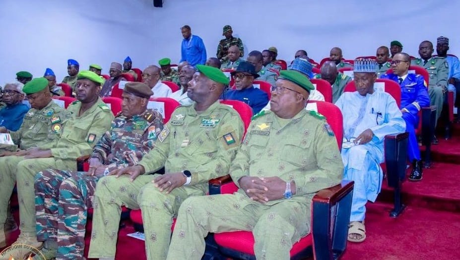 Niger defense training participants