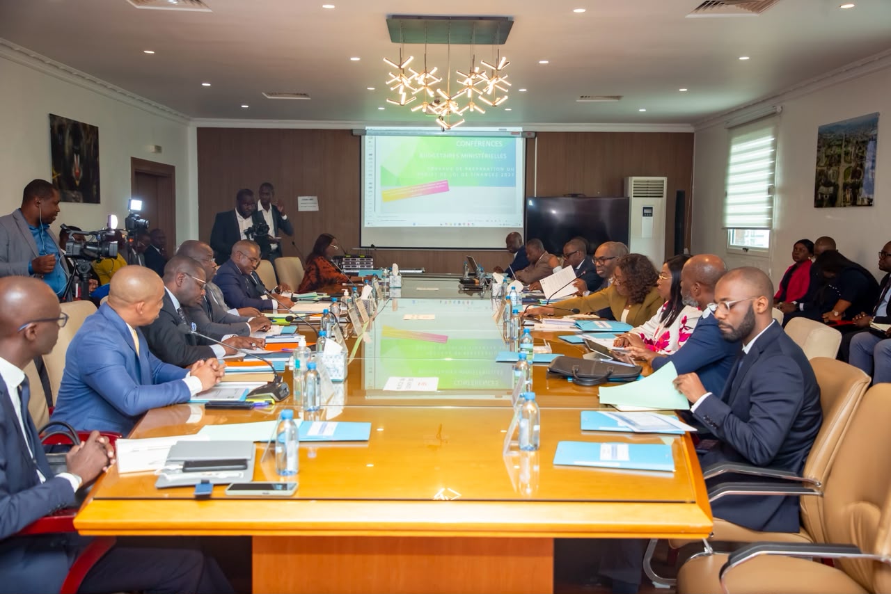 Officials at the budget conference in Libreville