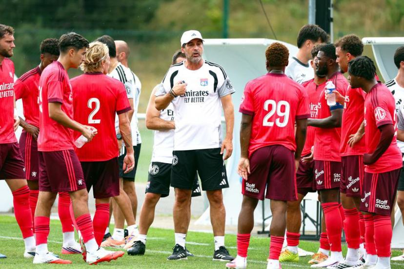 Paulo Fonseca and his players during the friendly match between Lyon and FC Saint-Gall (6-3) on July 11. (S. Pillaud/Icon Sport)