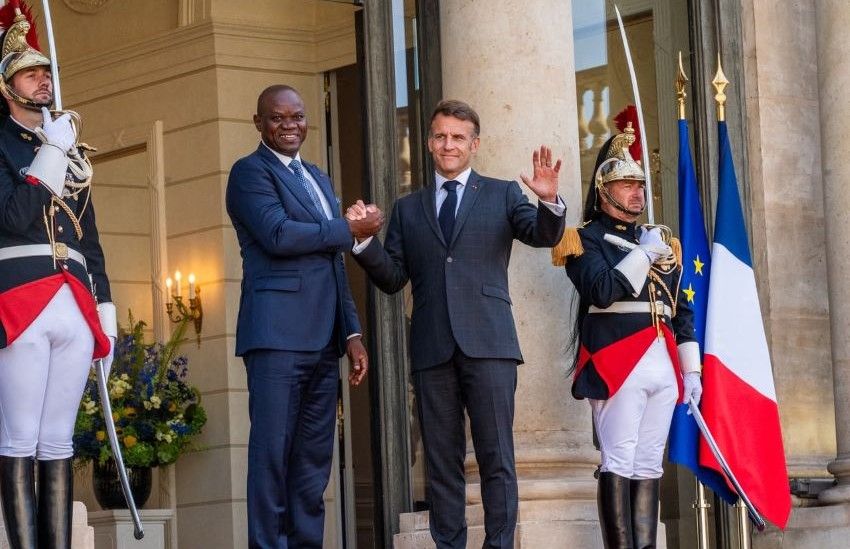 French President Emmanuel Macron and Gabonese counterpart Brice Clotaire Oligui Nguema shaking hands at the Élysée Palace