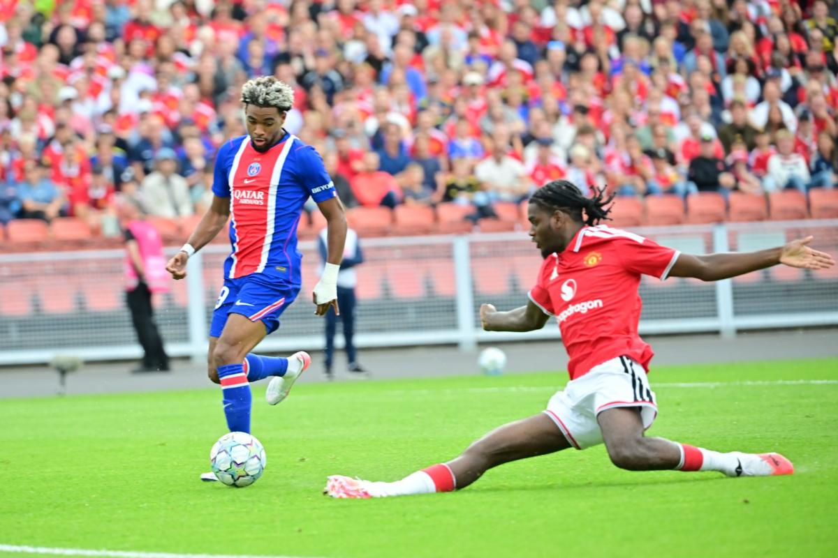 Paris saint-germain held to draw by manchester united ahead of super cup