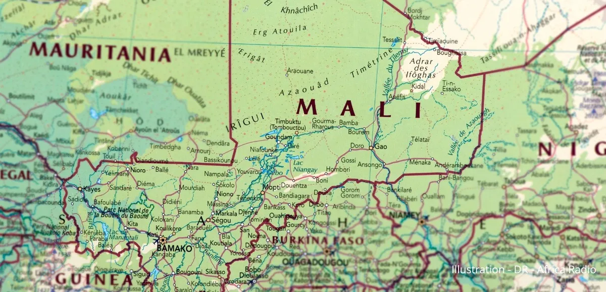 Displaced families in Mali seeking refuge