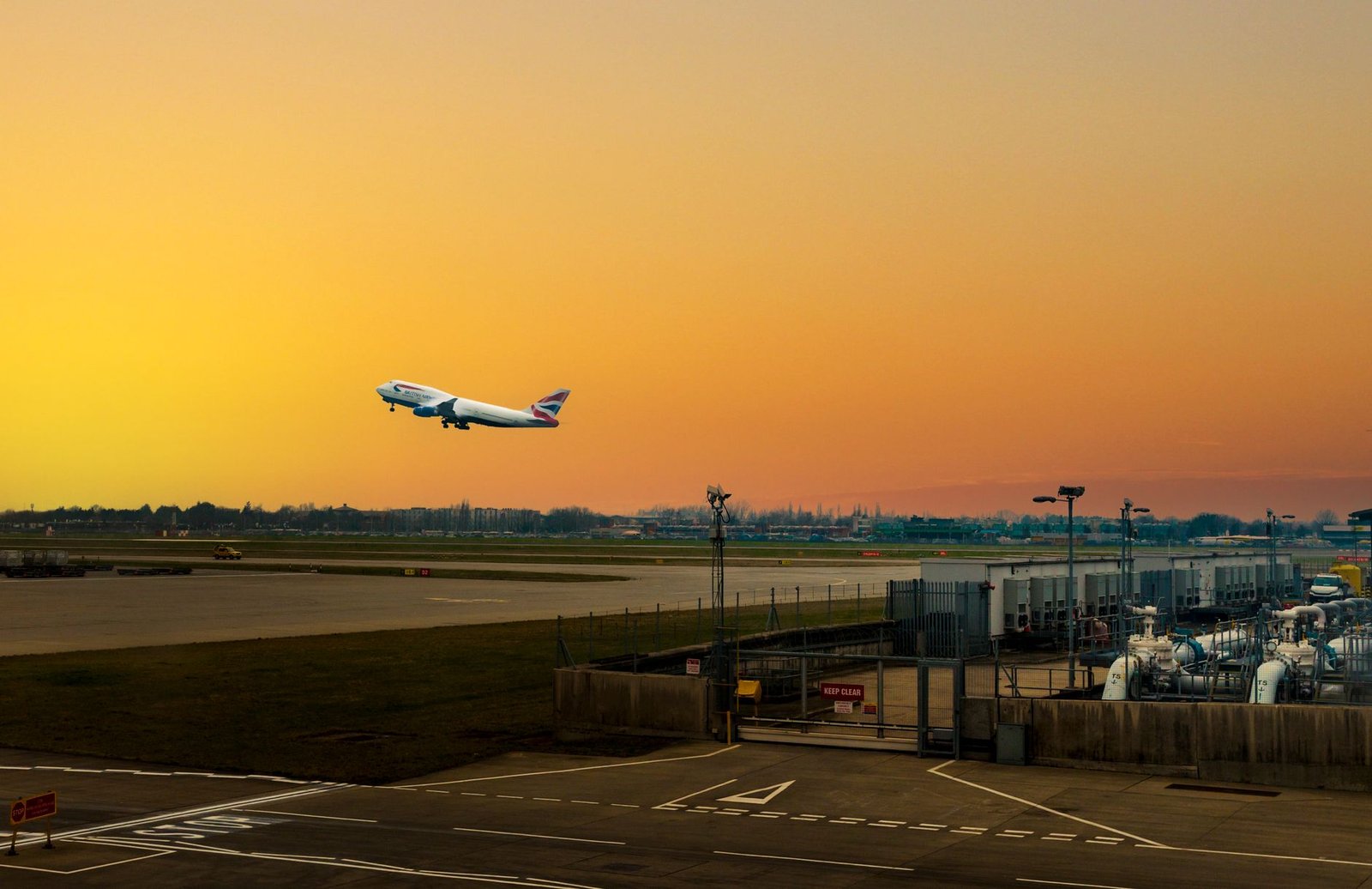 UK transit visa for Senegal: the real consequences for travellers, businesses and the economy
