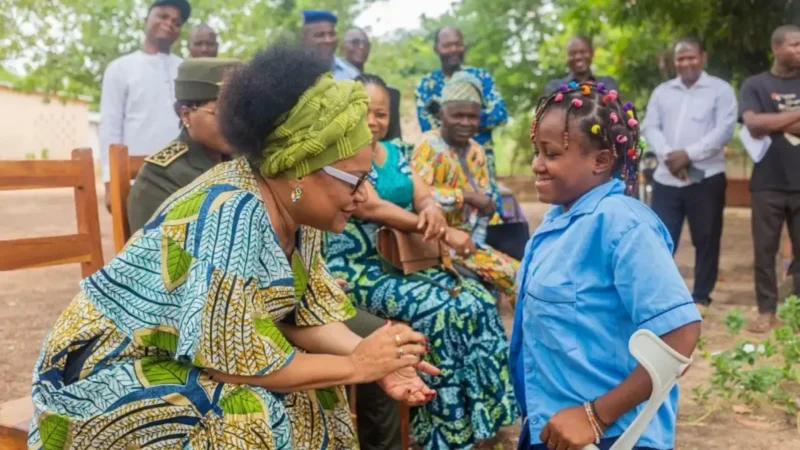 Véronique Tognifodé hands over 1,422 chance equality cards to persons with disabilities in Benin